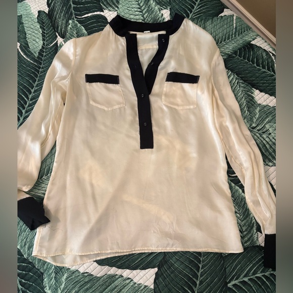 Banana Republic Black and White Silk Blouse SZ XS - Picture 1 of 11